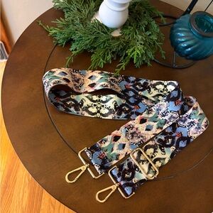 Stylish Multicolor Guitar Strap with Gold clips